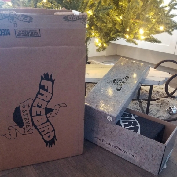 ☆SOLD ON MERCARI☆ Freebird Sandals - Picture 5 of 5